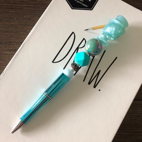 Disney Doorables: Haunted Mansion: Phineas handmade beaded pen - Picture 2 of 3